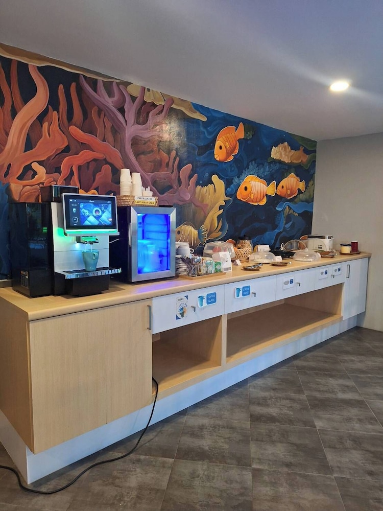 Atom Phuket Hotel -SHA Plus 12/50