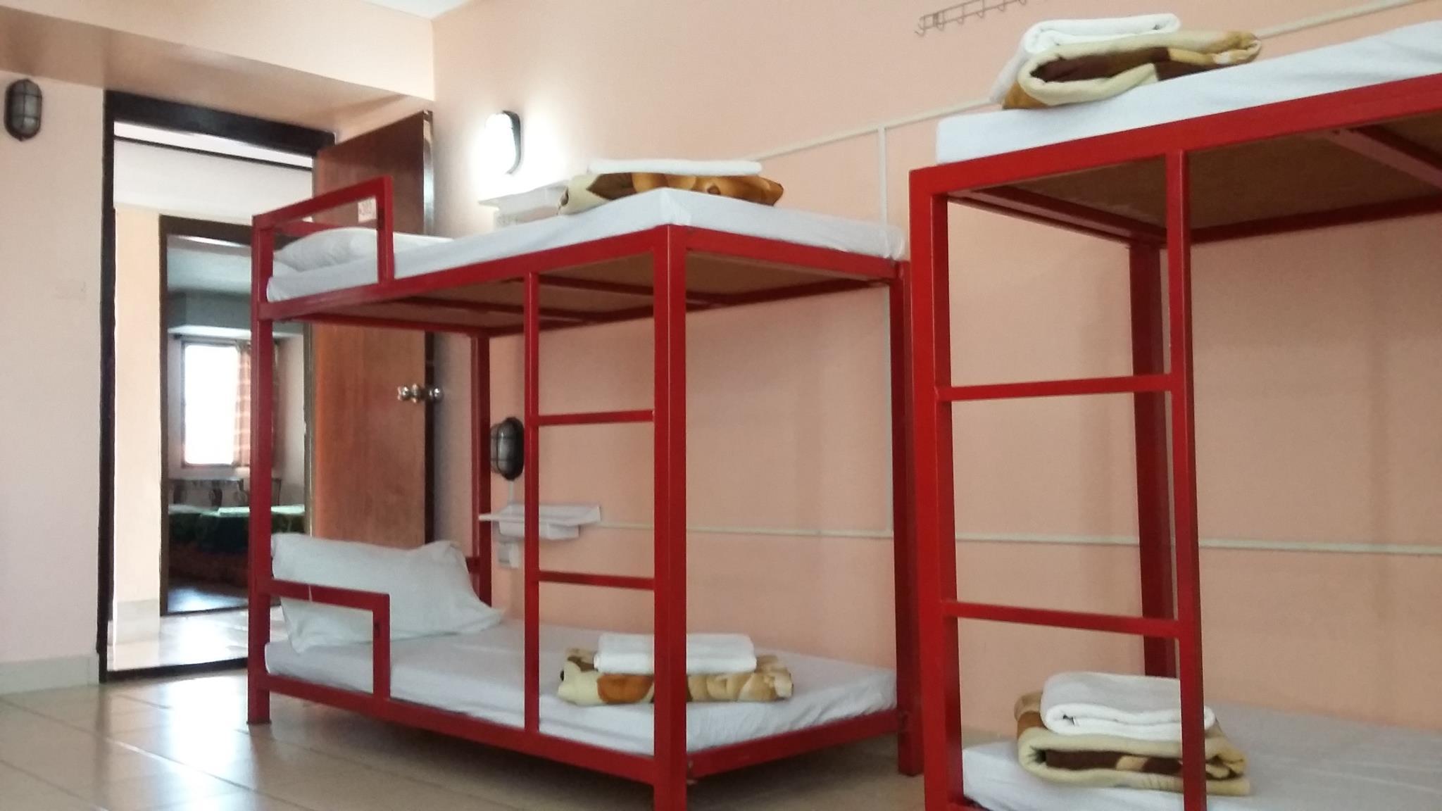 Male Dorm, Male Only