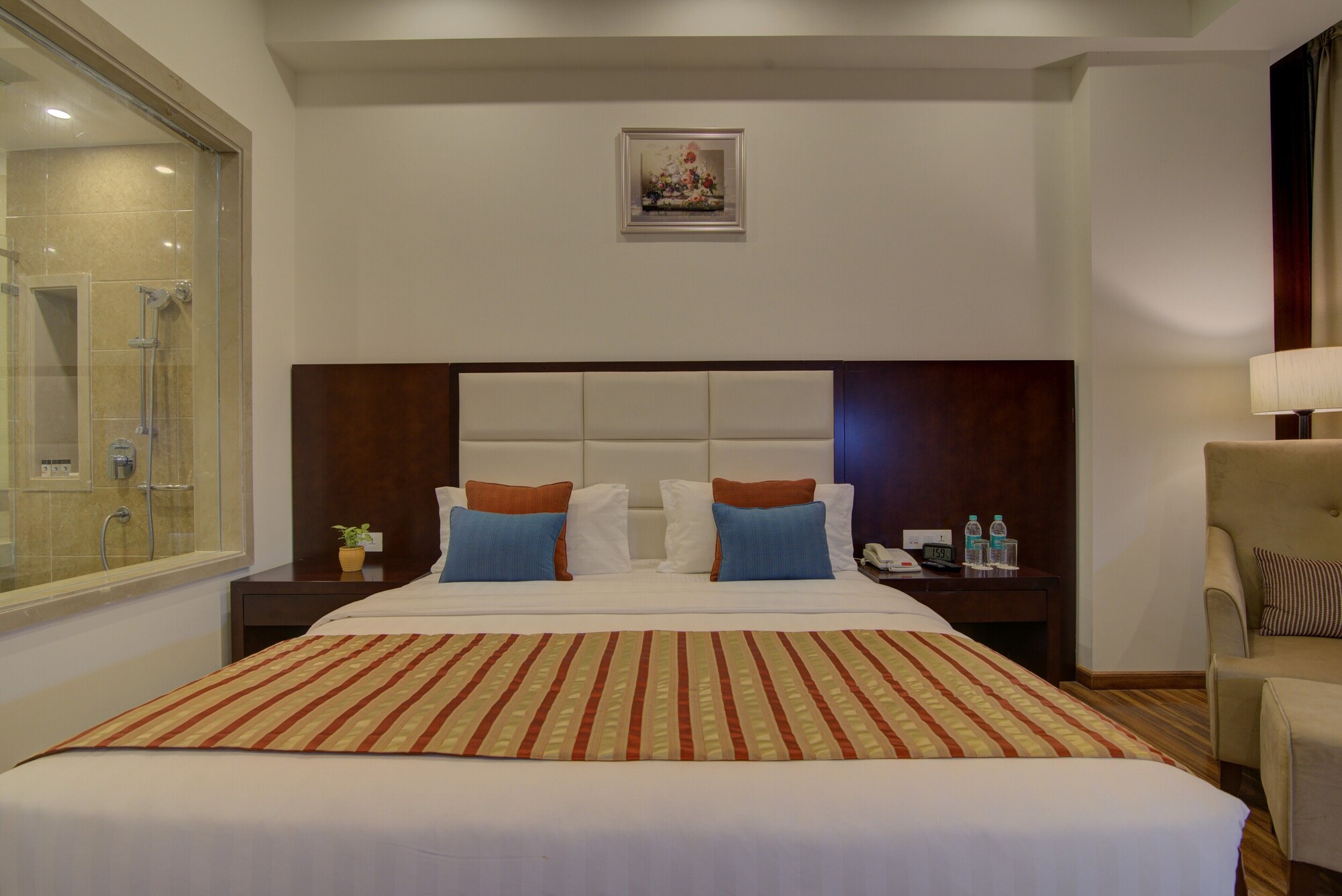 BUSINESS, KING BED