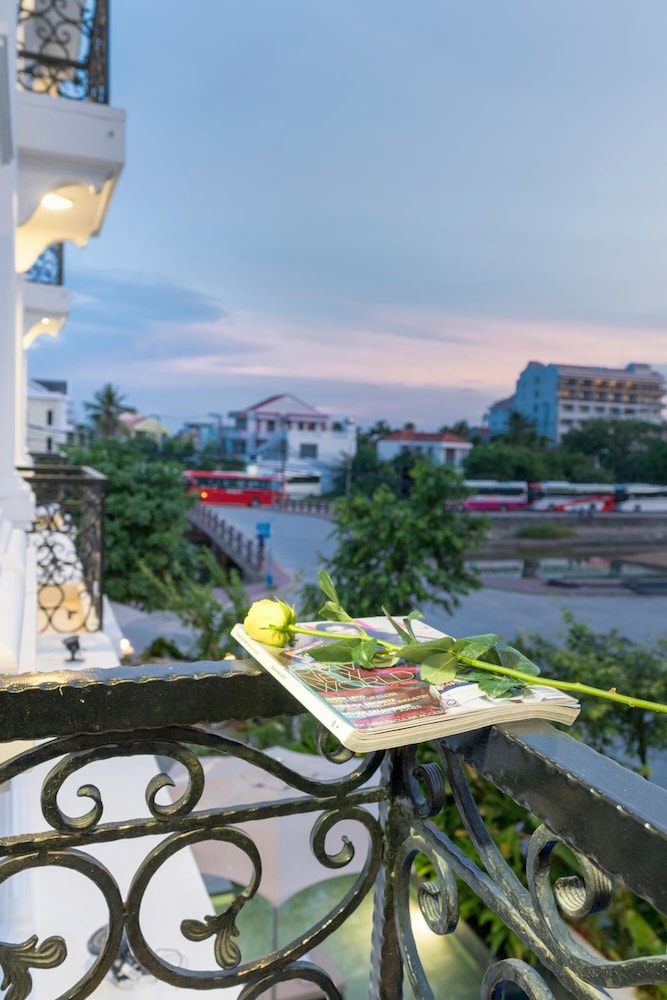 Hoi An Canal House 7/67
