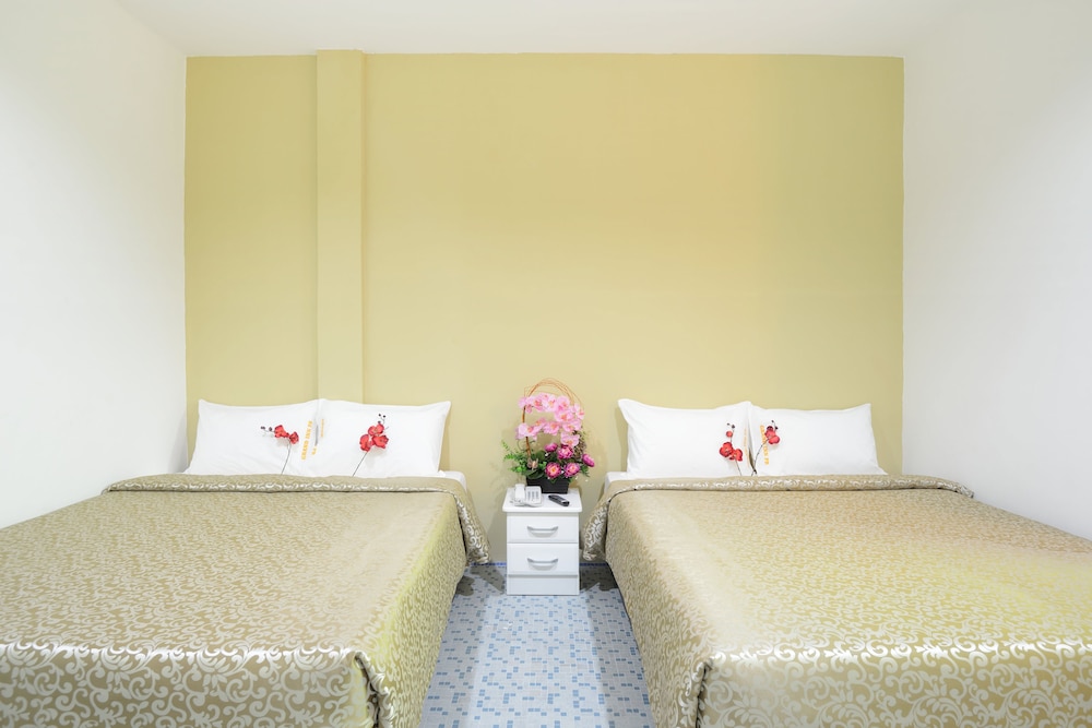 Swing & Pillows @ Grand Inn George Town Penang 27/38