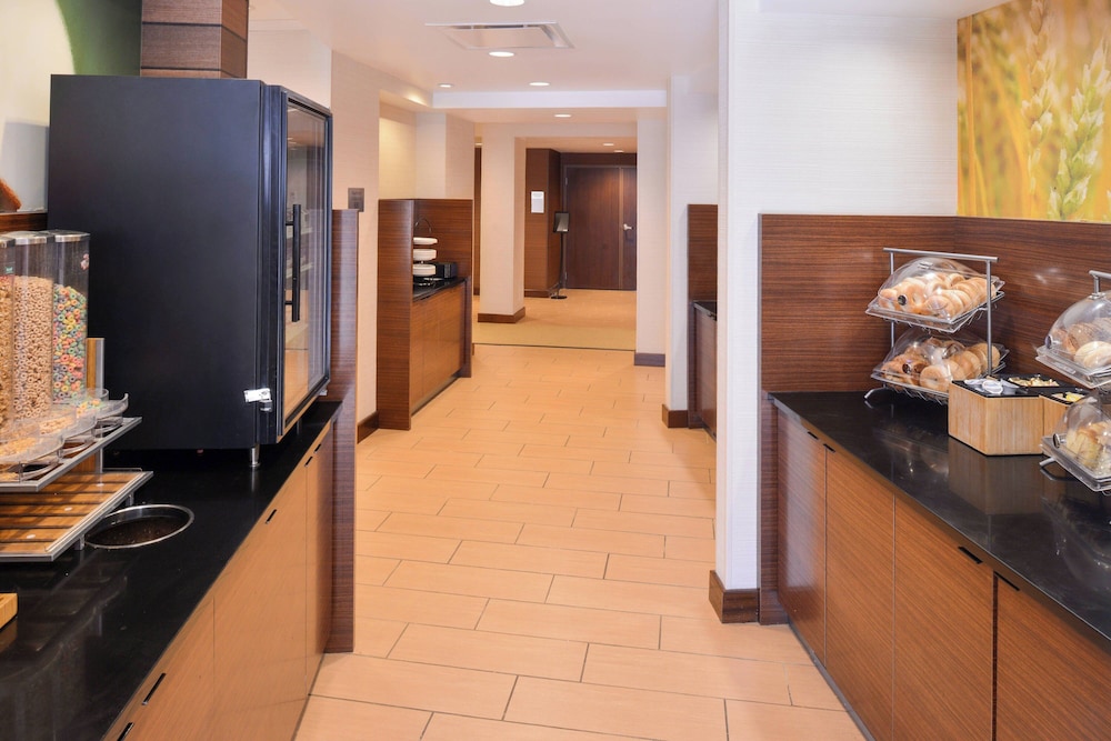 Fairfield Inn Amp Suites By Marriott Rochester West Greece 20/50