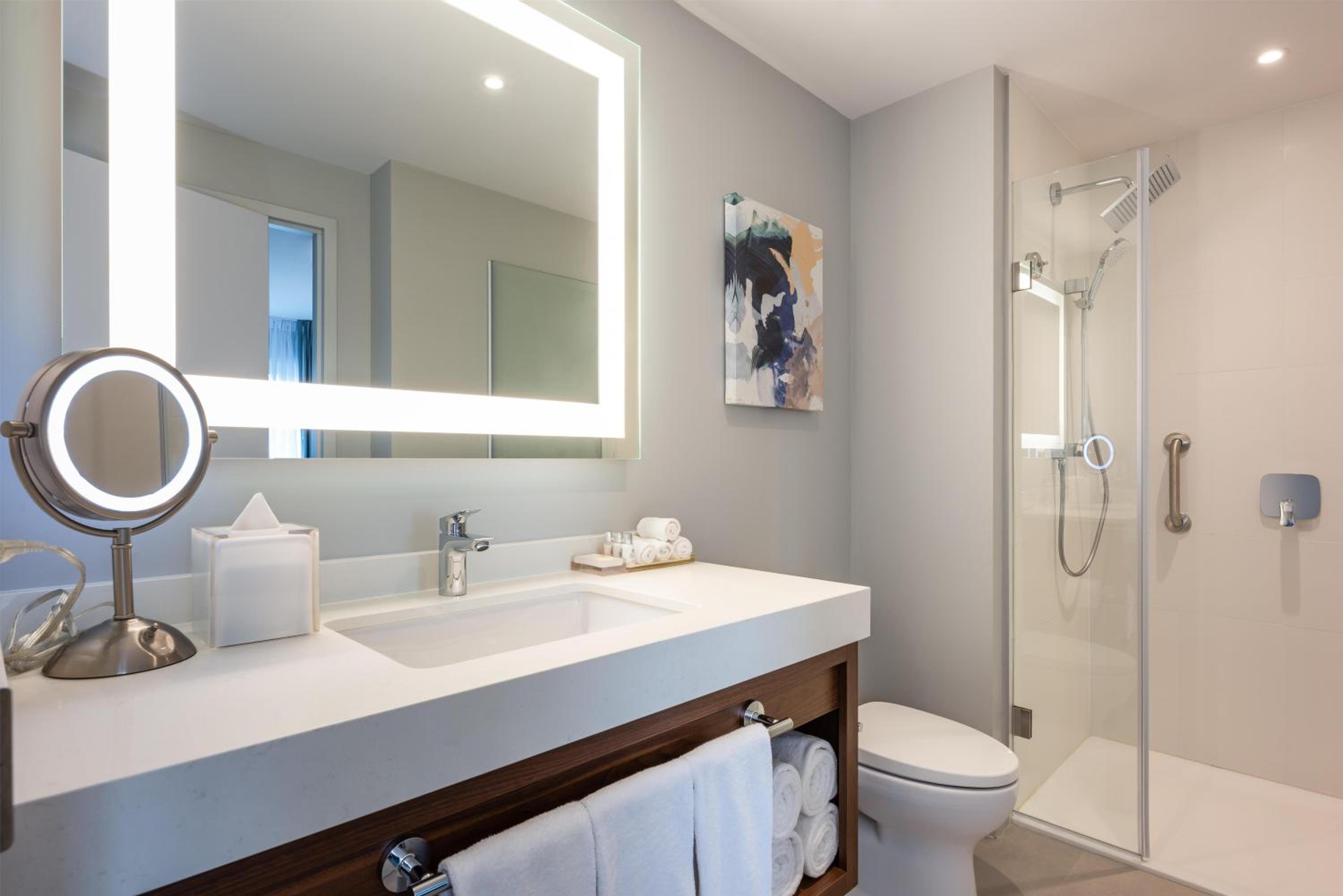 1 Bedroom, Suite, 2 Queen Beds, Pool or Patio، Embassy Suites by Hilton Aruba Resort 2/8