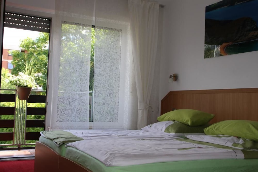 Garten Hotel Bonn 12/32