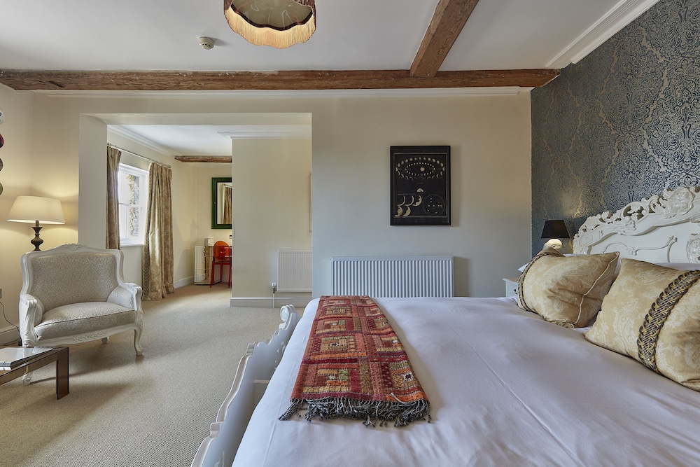 Signature, Ivy, Superior, Queen Bed