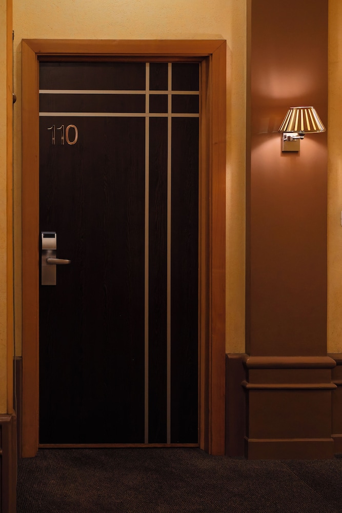 TANA Hotel 20/62
