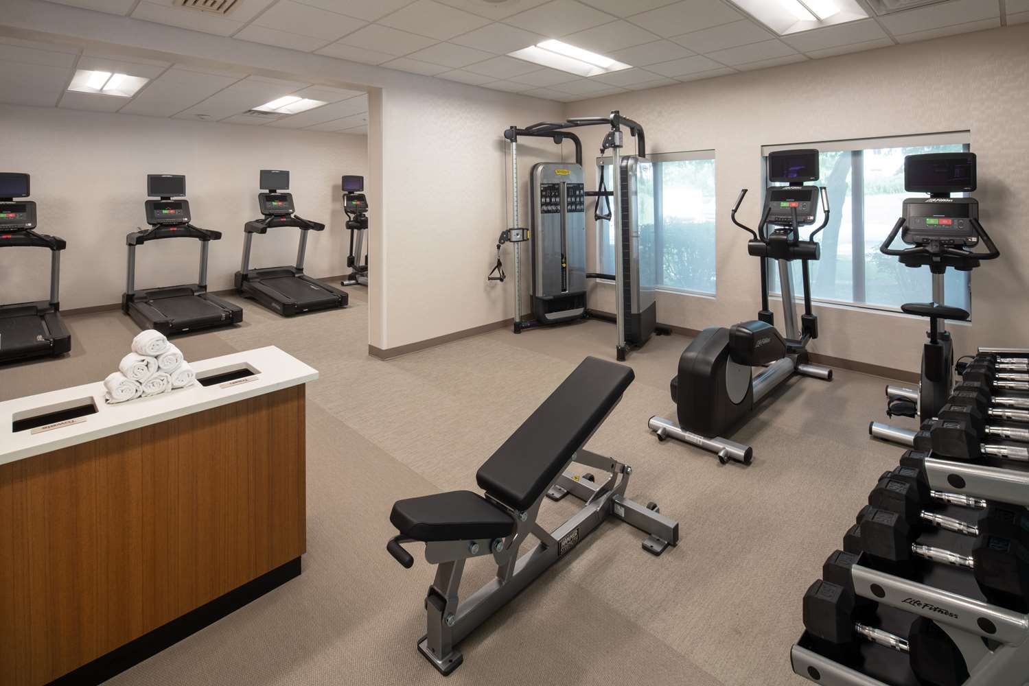 Sonesta Select Nashville Airport Suites 15/33