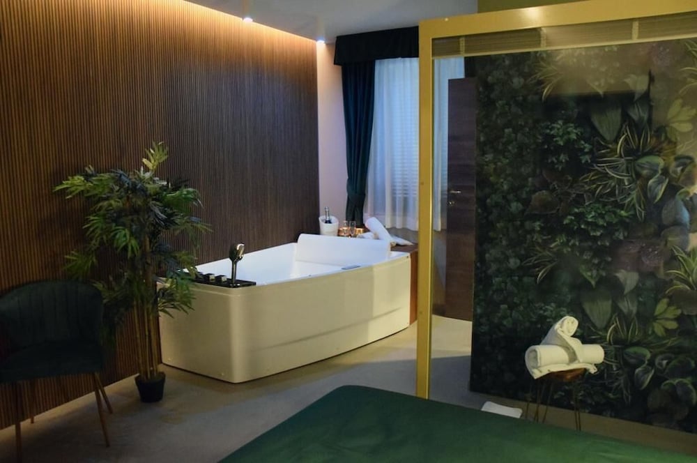 Vogue Hotel 23/50