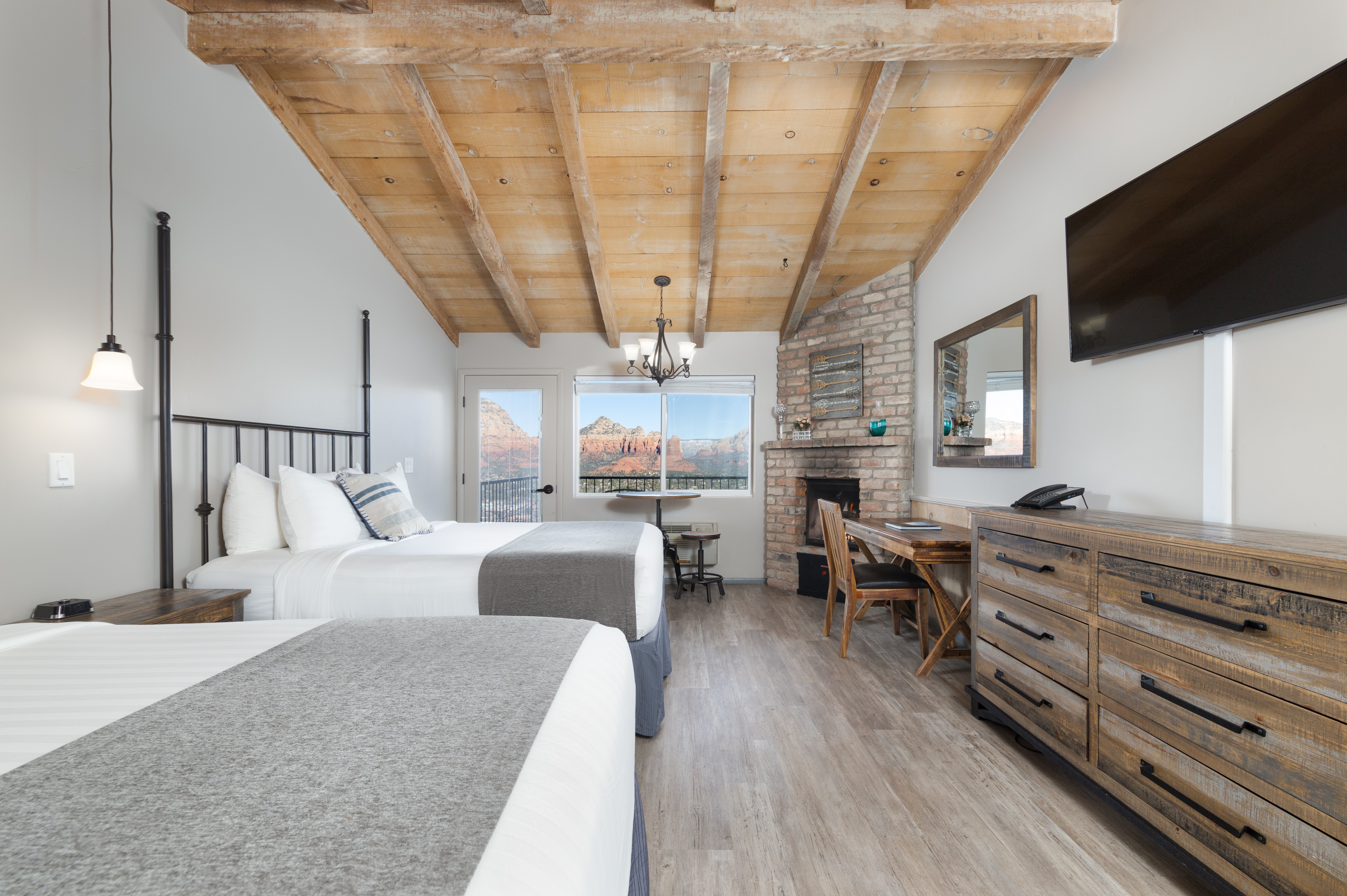 Sky Ranch Lodge 14/44