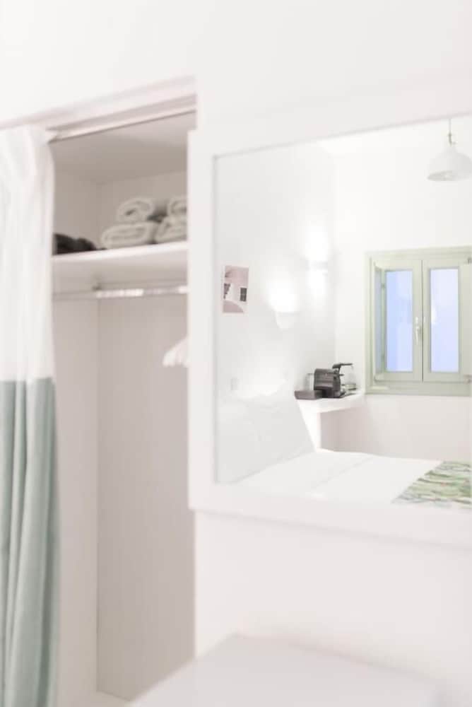 Agave Santorini Design Boutique Hotel 48/49