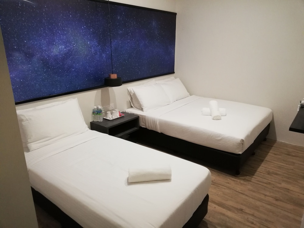 De Luna Hotel Sri Petaling 6/17