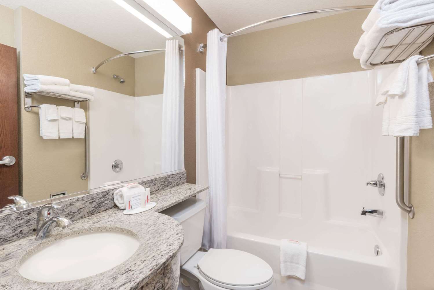 Microtel Inn Suites By Wyndham Dickinson 6/8