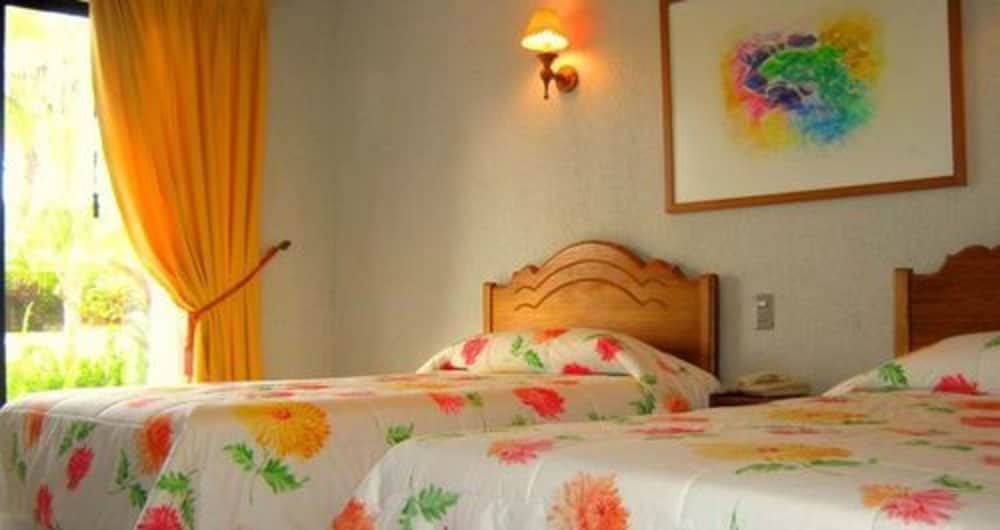 TAHA TAI HOTEL 23/68