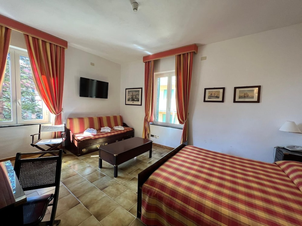 HOTEL CLELIA 24/38