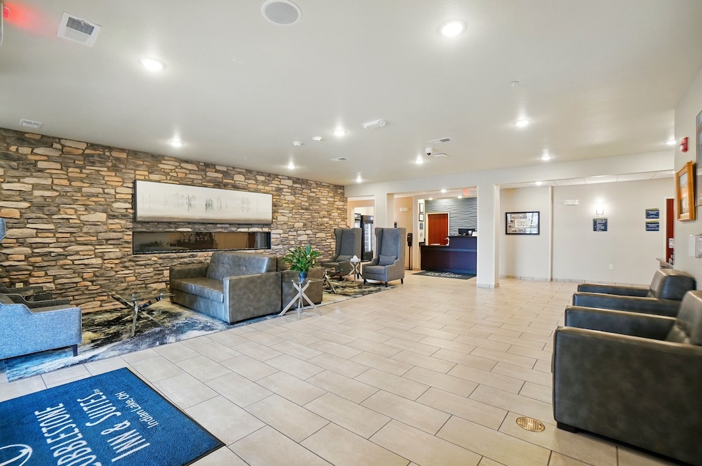 Cobblestone Hotel & Suites - Russells Point at Indian Lake 3/50