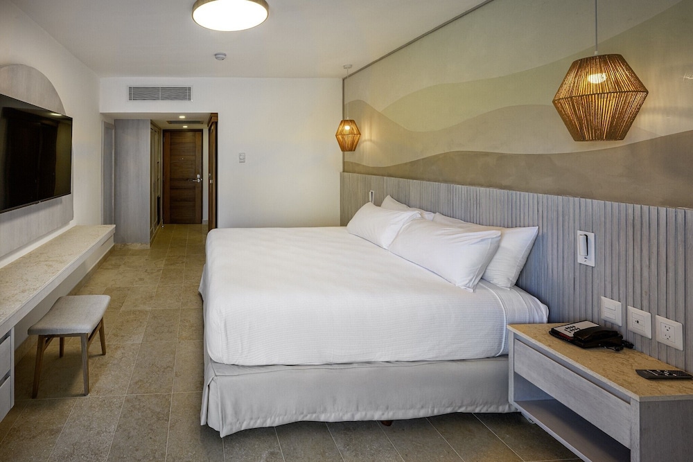 Viva Miches by Wyndham, A Trademark All Inclusive Resort 32/100
