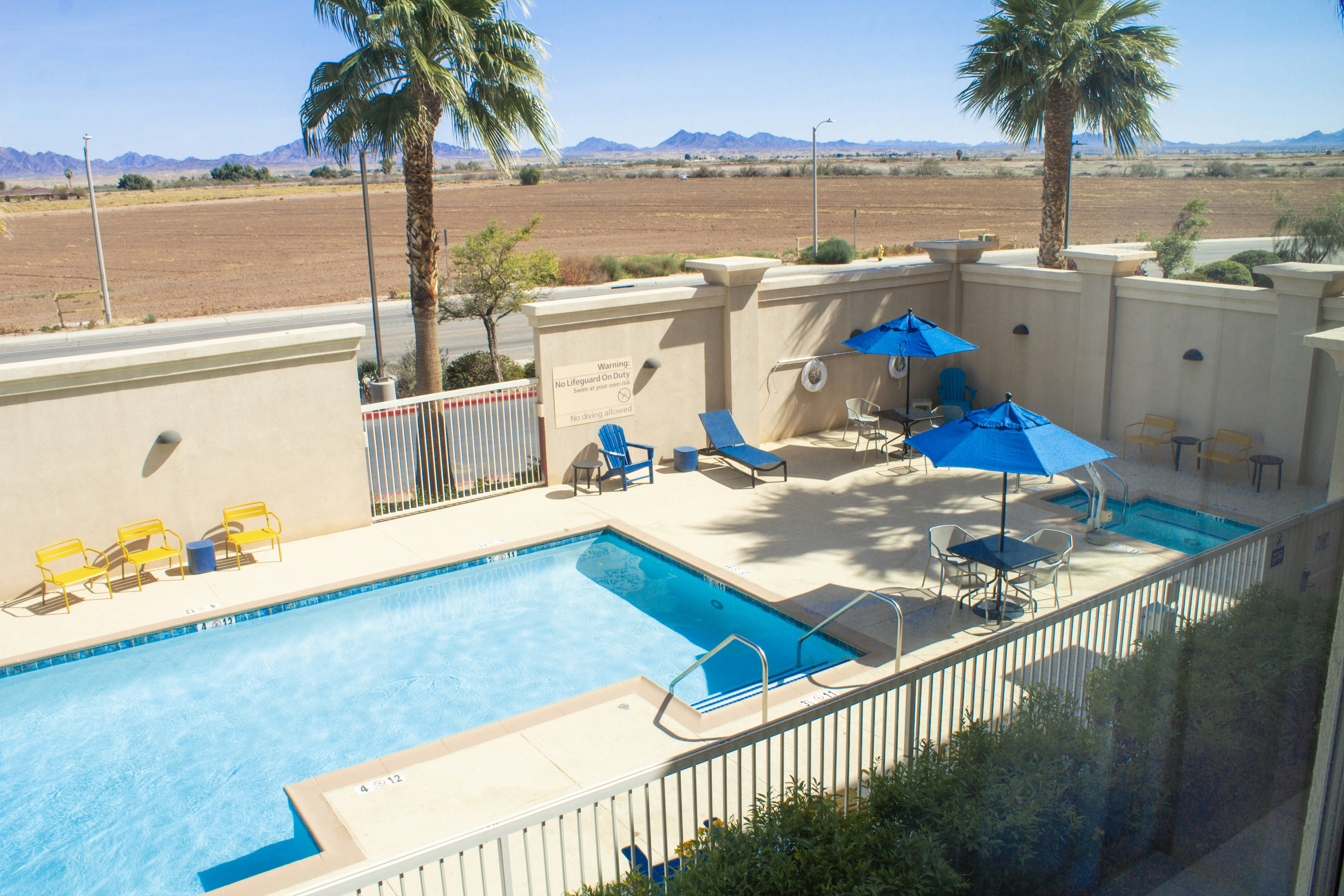 Hampton Inn And Suites Blythe 18/19
