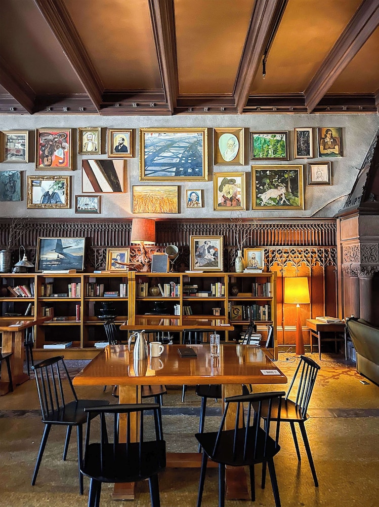 Chicago Athletic Association 61/79