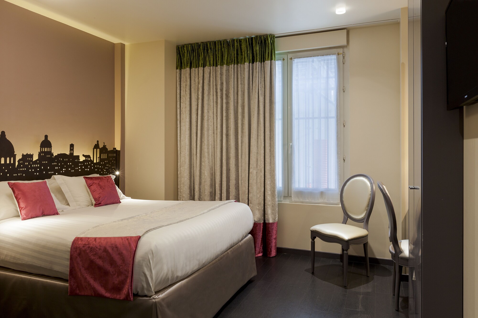 SUPERIOR, DOUBLE BED