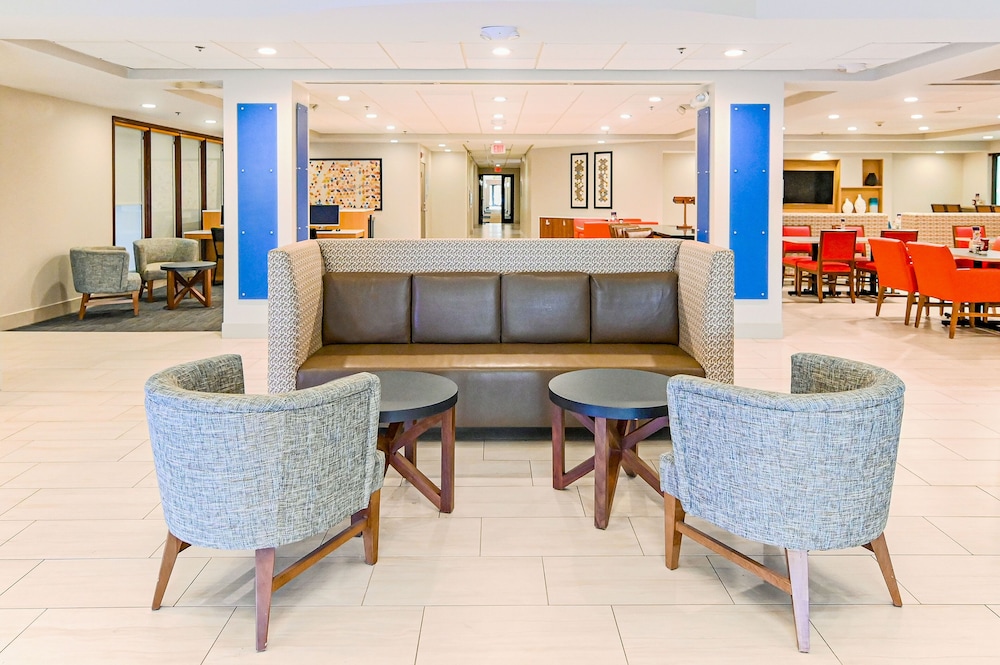 Holiday Inn Express Richmond Airport 36/60