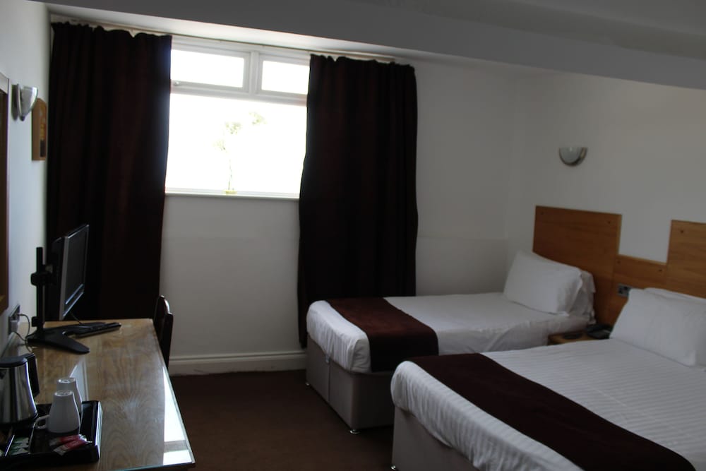 Four Saints Brig Y Don Hotel 4/30