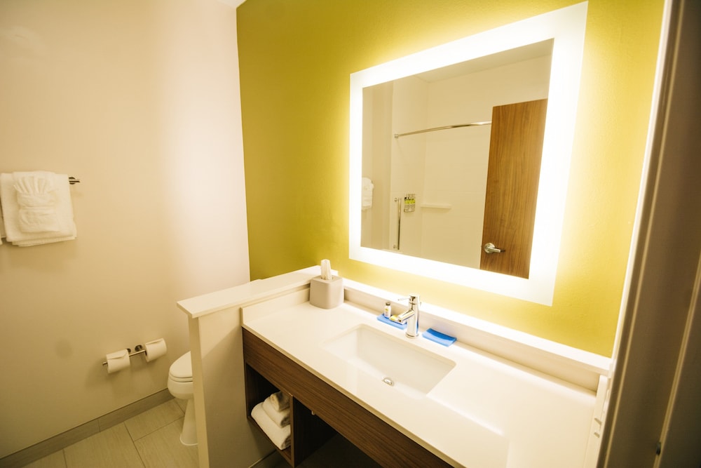 غرفة قياسية بسريرين كوين، Holiday Inn Express & Suites Birmingham - Homewood 9/10