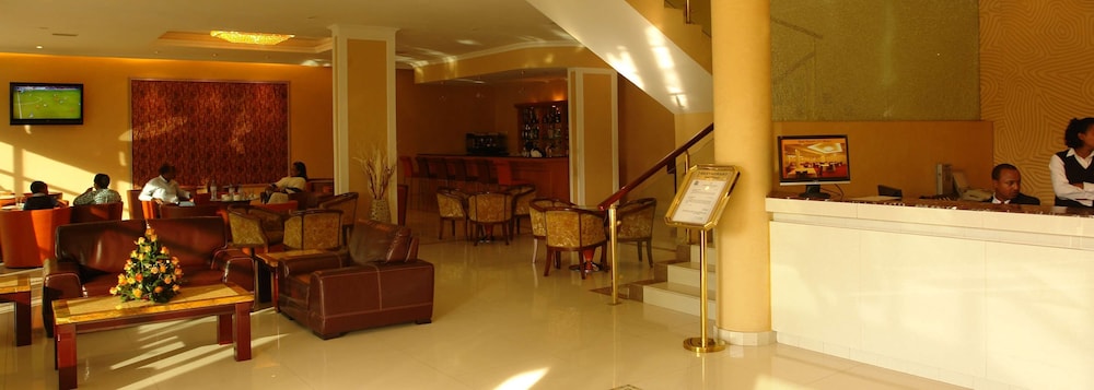 Dreamliner Hotel 35/50