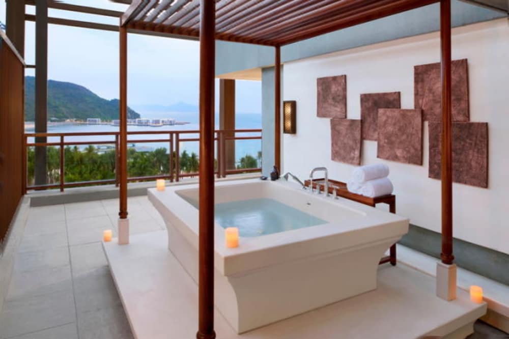 Luhuitou Sanya Resort 12/40