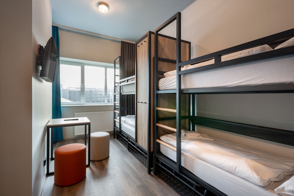MIXED DORM, 4 BEDS