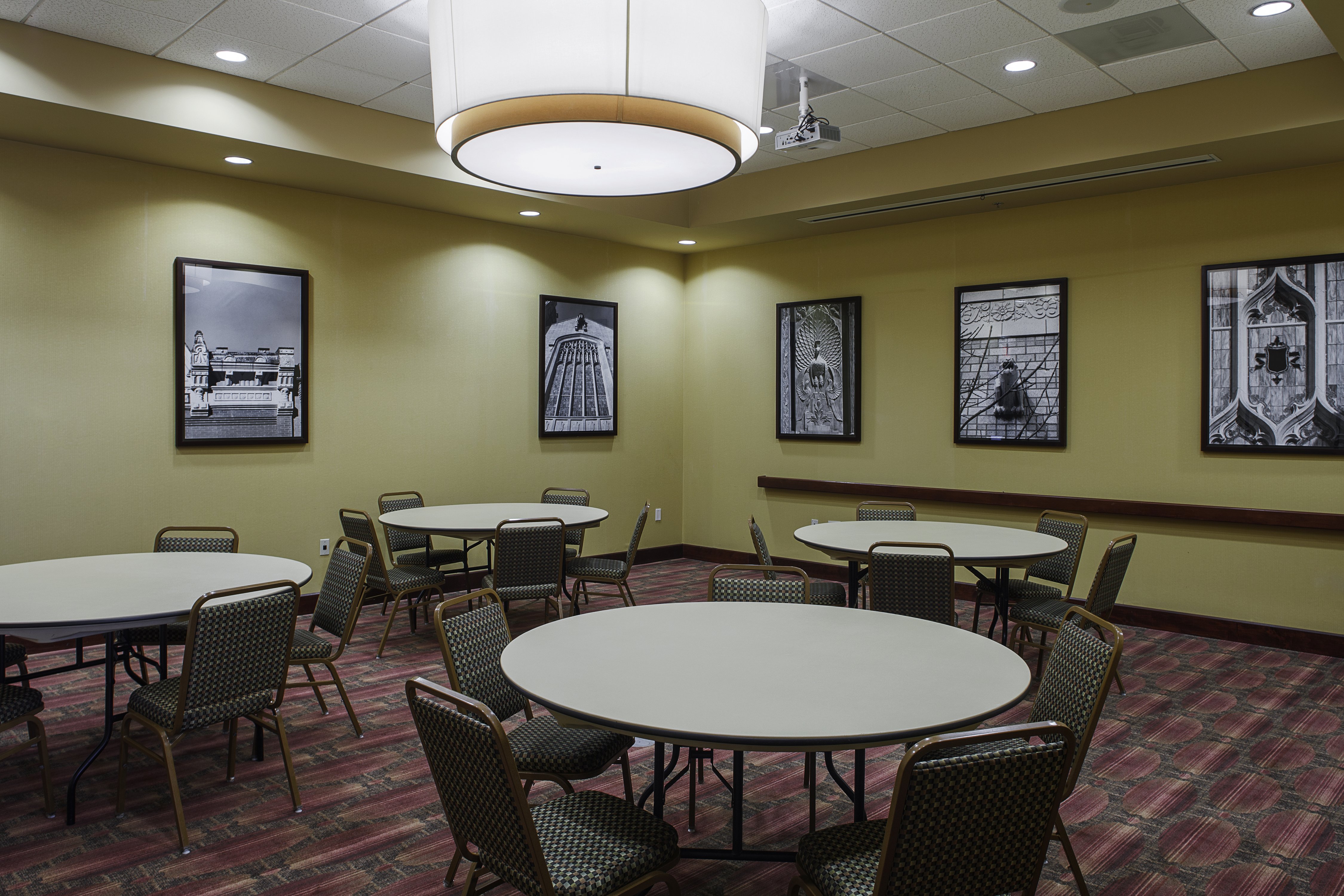 Holiday Inn Ardmore I 35 38/49