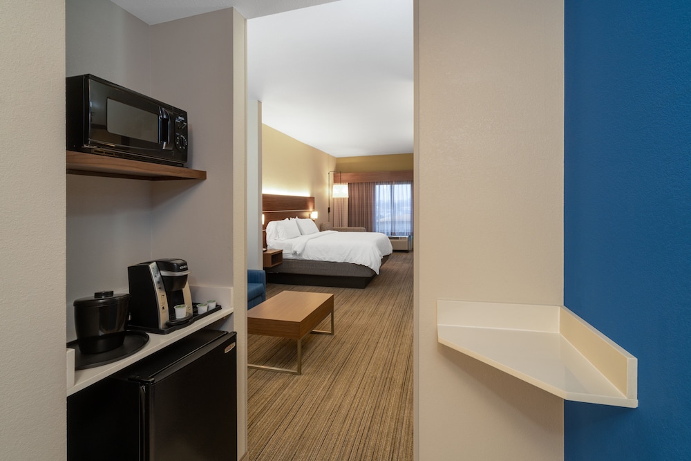 Holiday Inn Express Hotel Suites Talladega 20/34
