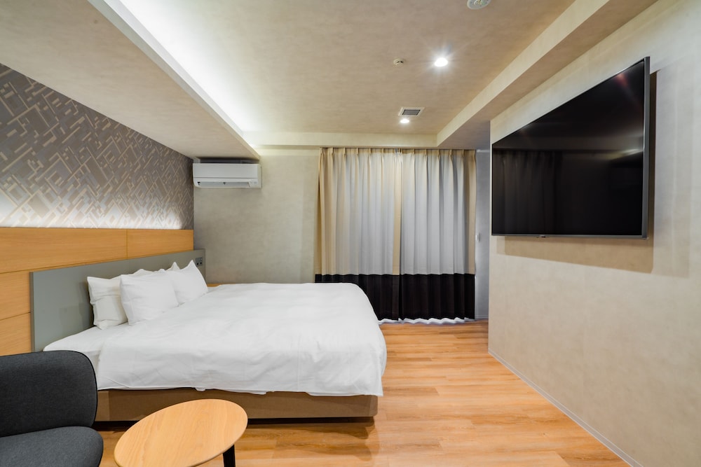 ROYAL, DOUBLE BED