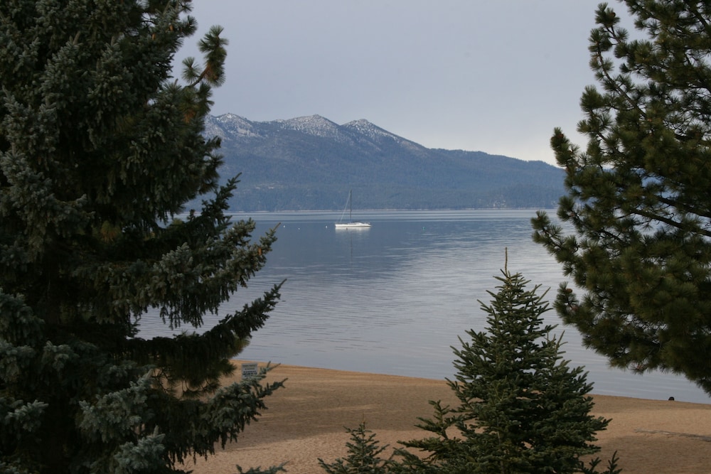 Tahoe Beach Ski Club 67/74