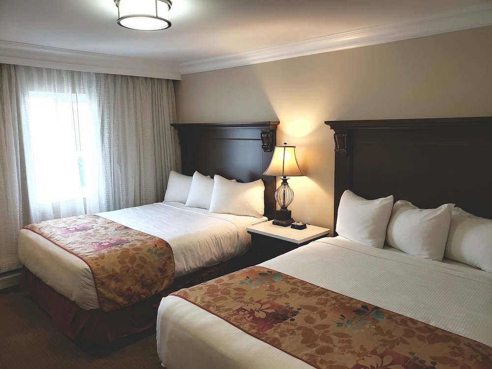 Arbutus Inn 24/61