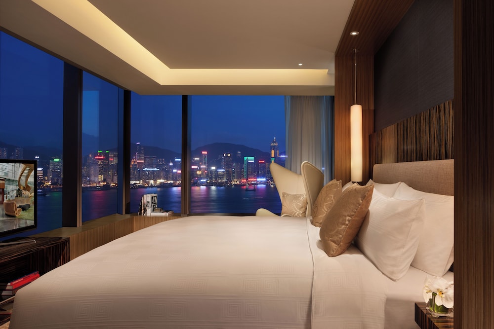 Harbor, Club 80, Suite, King Bed, Club Lounge Access, Accessible