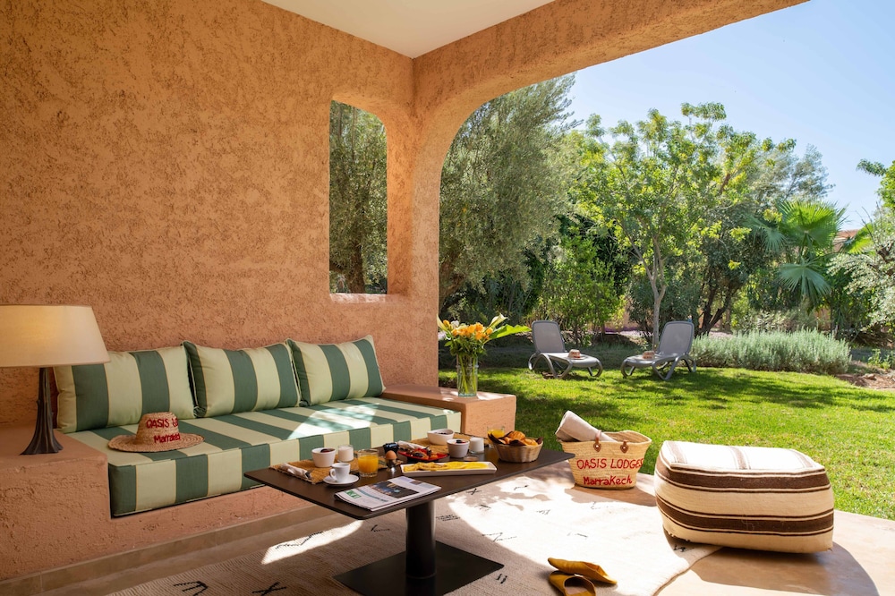Oasis Lodges 40/72