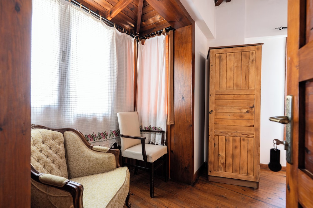 Amazon Petite Palace 26/50