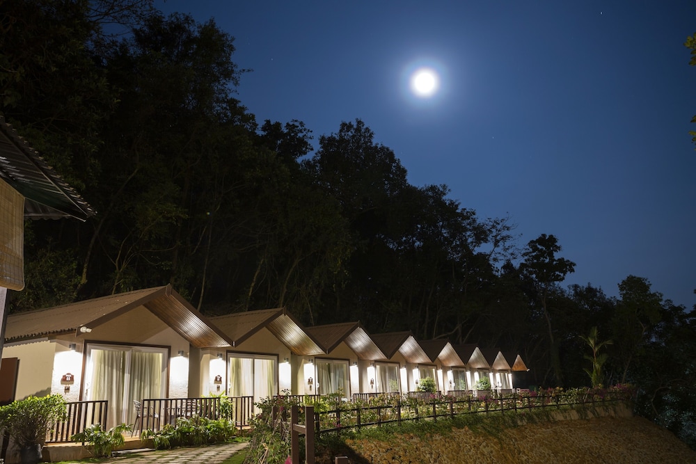 Stone Wood Nature Resort 1/43