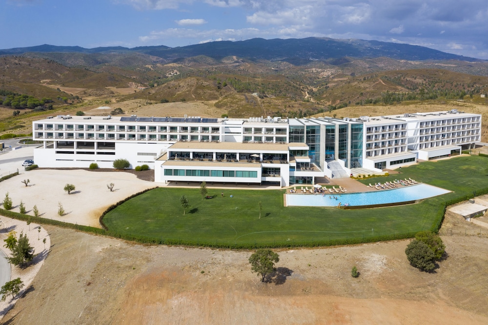 Algarve Race Resort Hotel 60/64