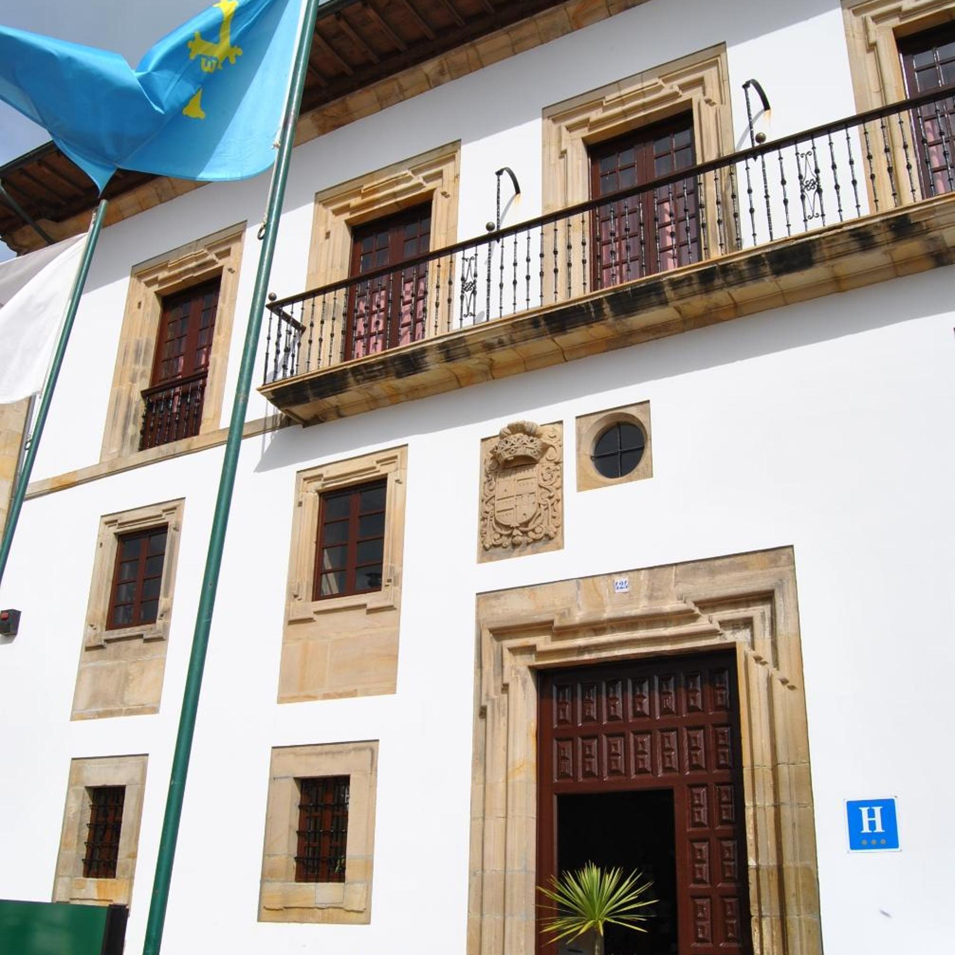 Palacio De Los Vallados 1/54