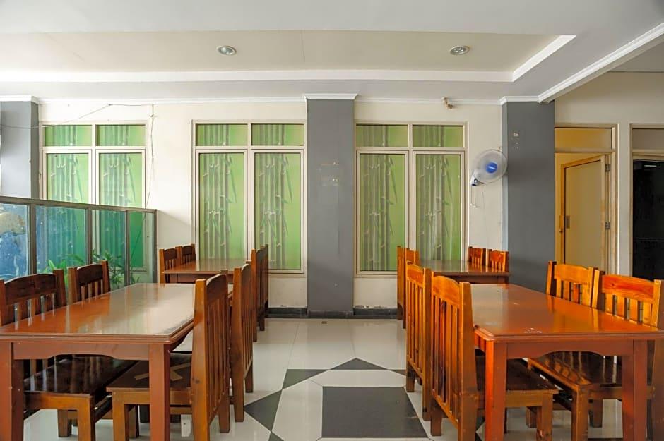 OYO 3133 Wisma Yampi SyariAh 14/22