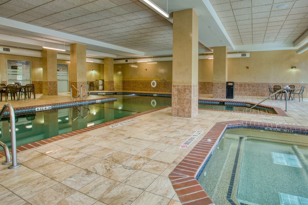 Drury Inn & Suites Near La Cantera Parkway 27/50