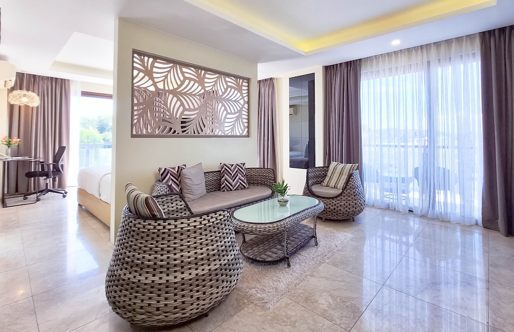 Boracay Ocean Club Beach Resort 58/77