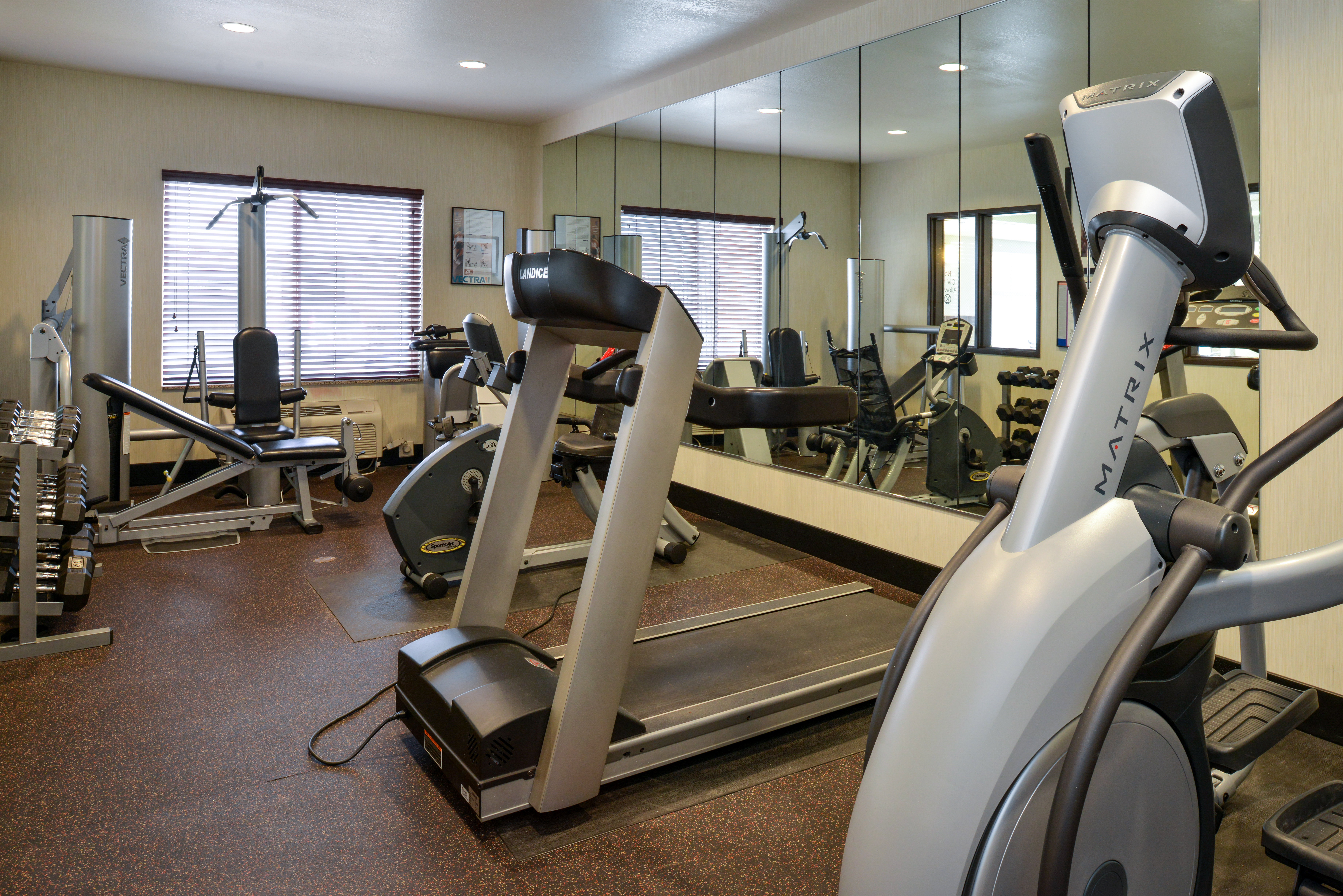 Holiday Inn Express Hotel & Suites Cherry Hills 24/46