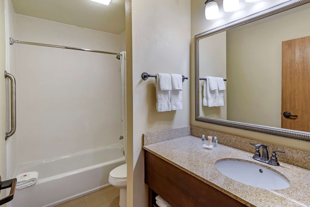 Comfort Inn and Suites Blue Ridge Ga 12/42