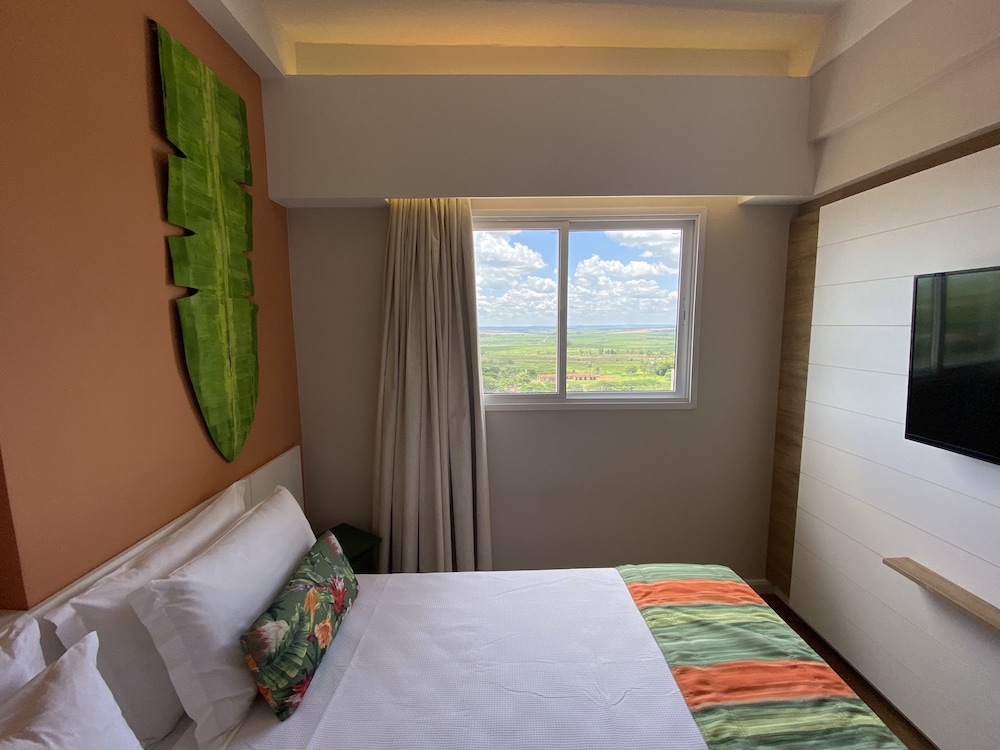 Hot Beach Suites 15/50