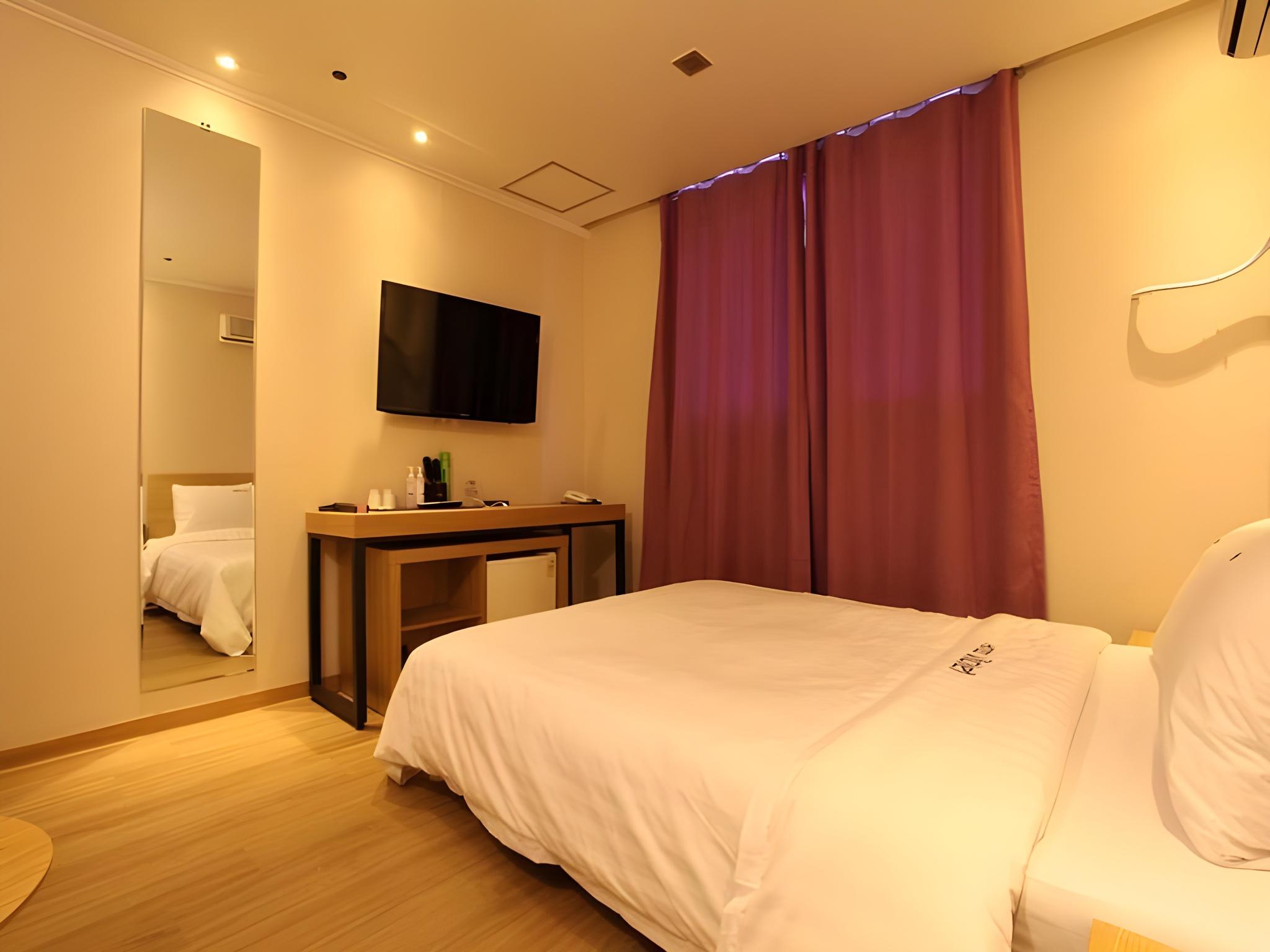 Hotel Violet 16/40