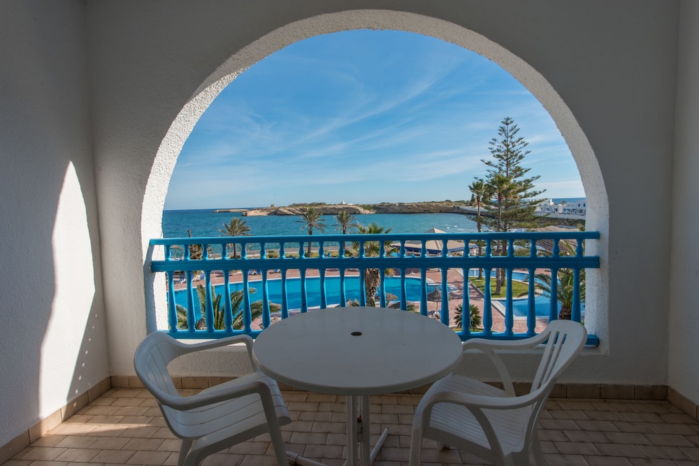 Regency Monastir 31/50