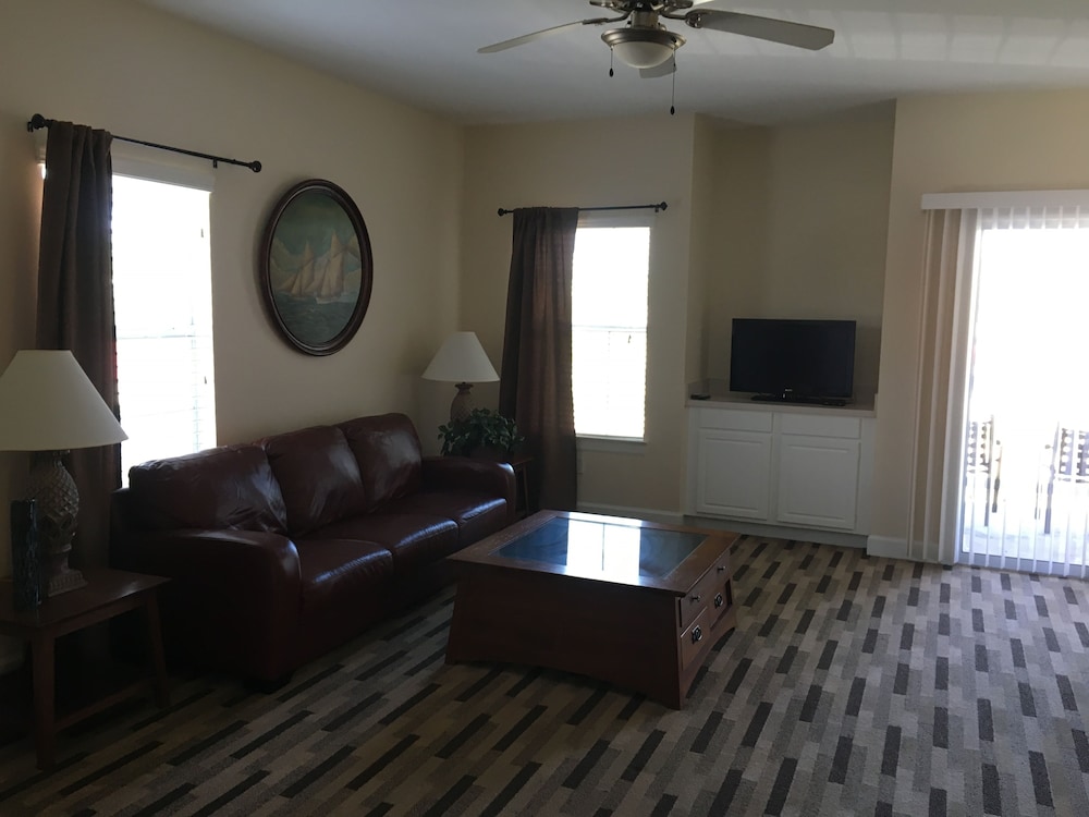 Kemah Boardwalk Inn 18/50