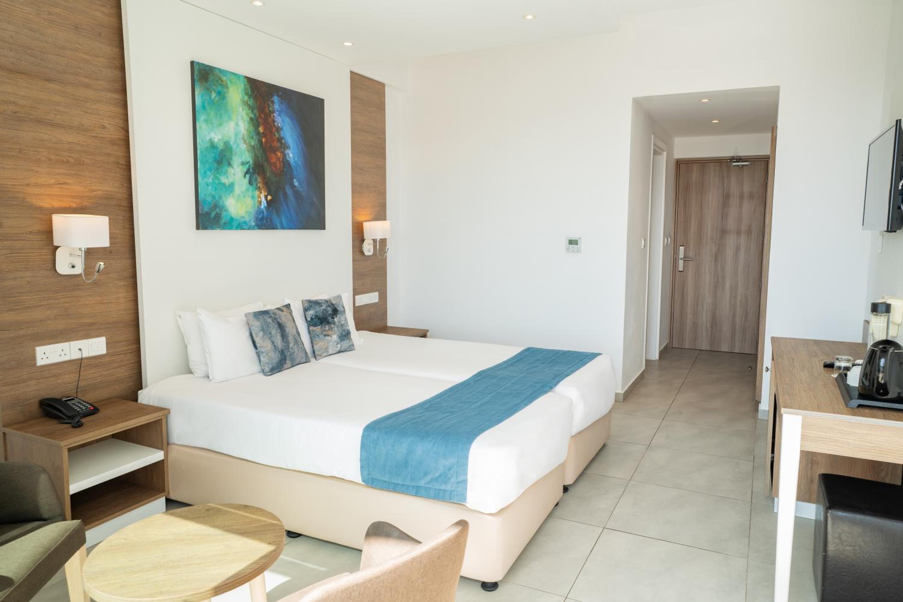 ECONOMY, TWIN BEDS